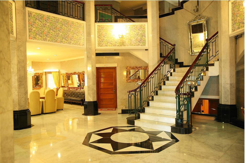 ג'קרטה Arimbi Pejaten Suites מראה חיצוני תמונה