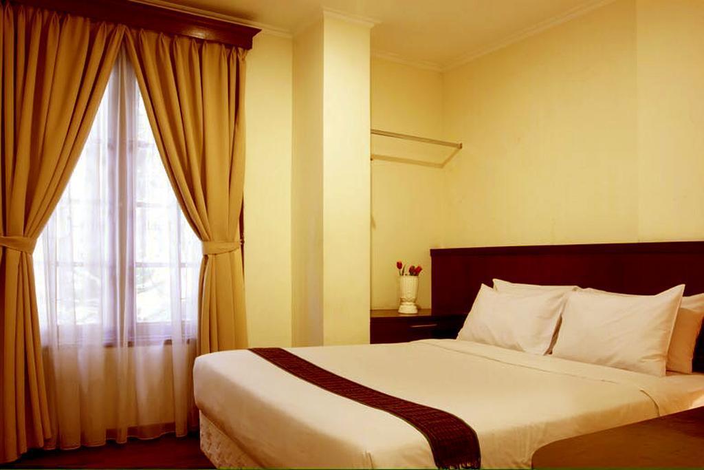 ג'קרטה Arimbi Pejaten Suites מראה חיצוני תמונה