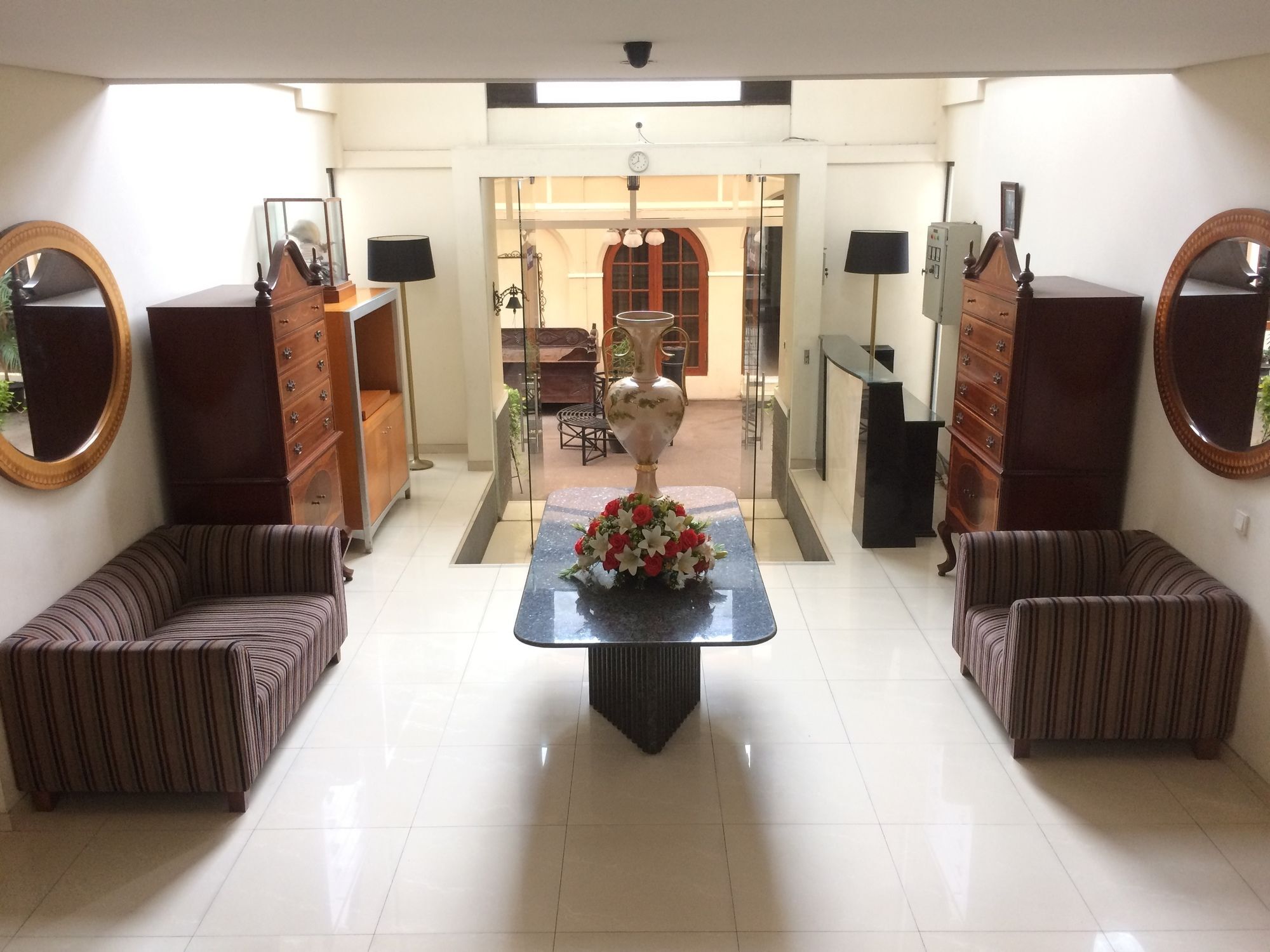 ג'קרטה Arimbi Pejaten Suites מראה חיצוני תמונה