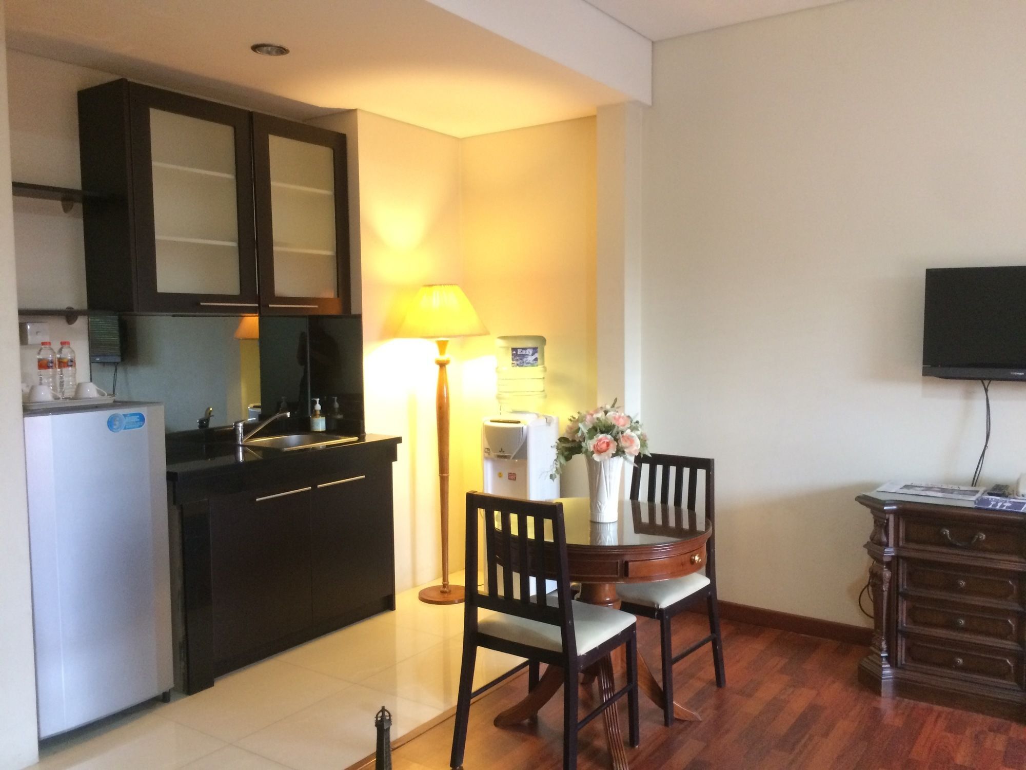 ג'קרטה Arimbi Pejaten Suites מראה חיצוני תמונה